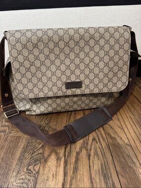 Gucci Beige & Brown GG Supreme Messenger Bag
